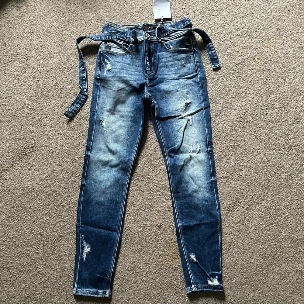 KanCan Blue Skinny Jeans with Belt & Distressed Details Sz 3/25 KC9259D
